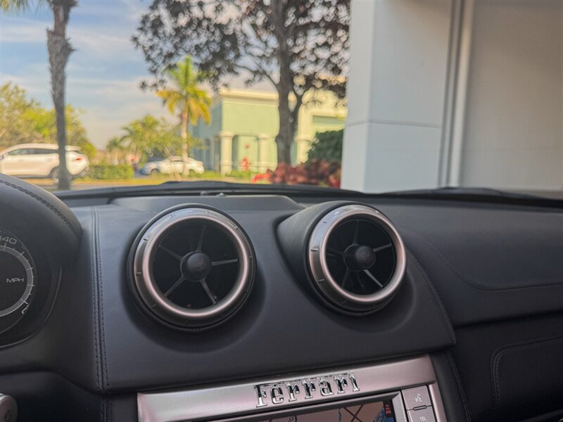 2013 Ferrari California   - Photo 15 - Bonita Springs, FL 34134