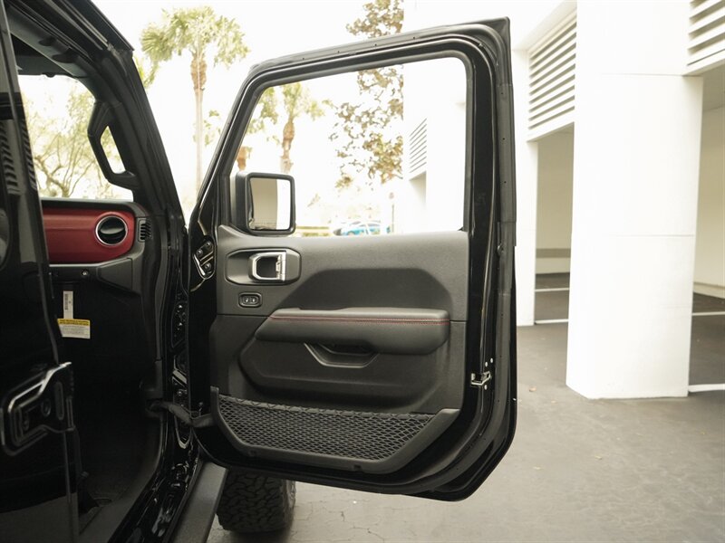 2023 Jeep Wrangler Rubicon 392 20th Anniversary   - Photo 35 - Bonita Springs, FL 34134