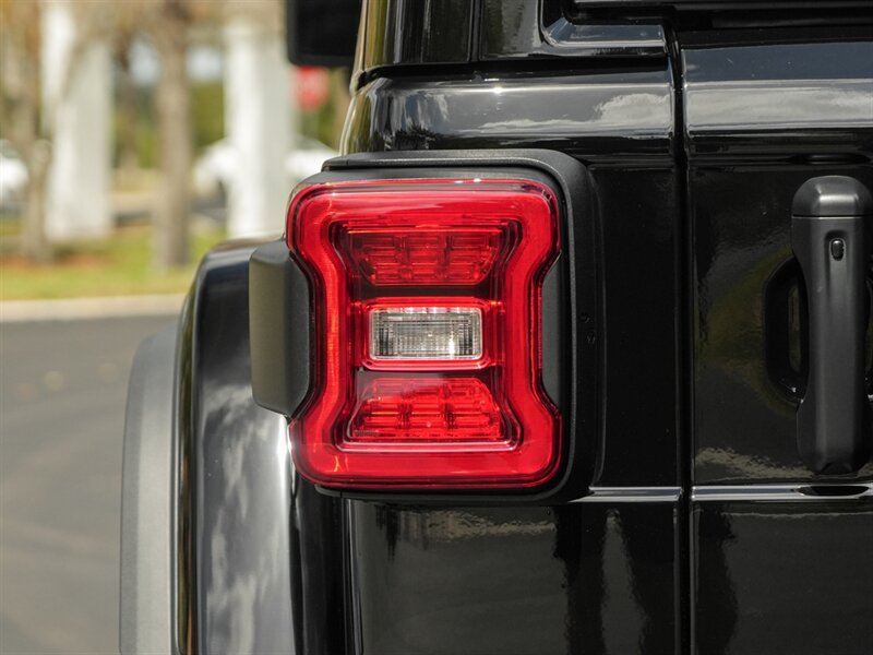 2023 Jeep Wrangler Rubicon 392 20th Anniversary   - Photo 54 - Bonita Springs, FL 34134