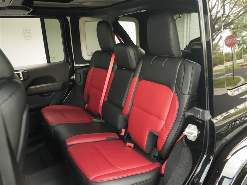 2023 Jeep Wrangler Rubicon 392 20th Anniversary   - Photo 26 - Bonita Springs, FL 34134