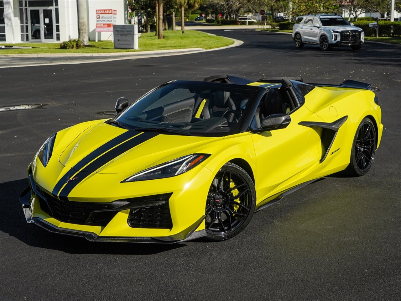 2023 Chevrolet Corvette Z06   - Photo 12 - Bonita Springs, FL 34134