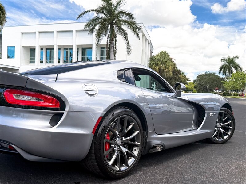2017 Dodge Viper GTS   - Photo 57 - Bonita Springs, FL 34134