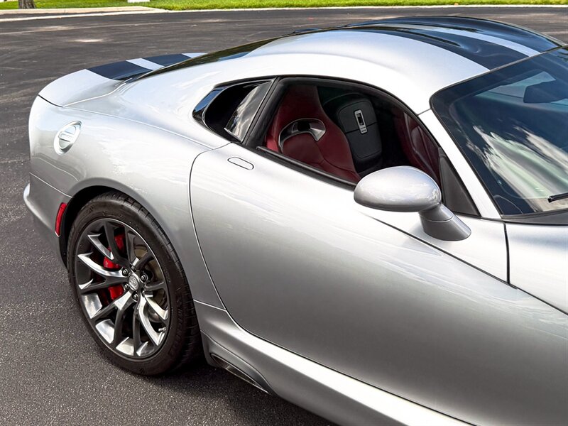 2017 Dodge Viper GTS   - Photo 63 - Bonita Springs, FL 34134