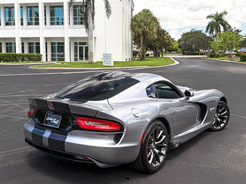 2017 Dodge Viper GTS   - Photo 59 - Bonita Springs, FL 34134