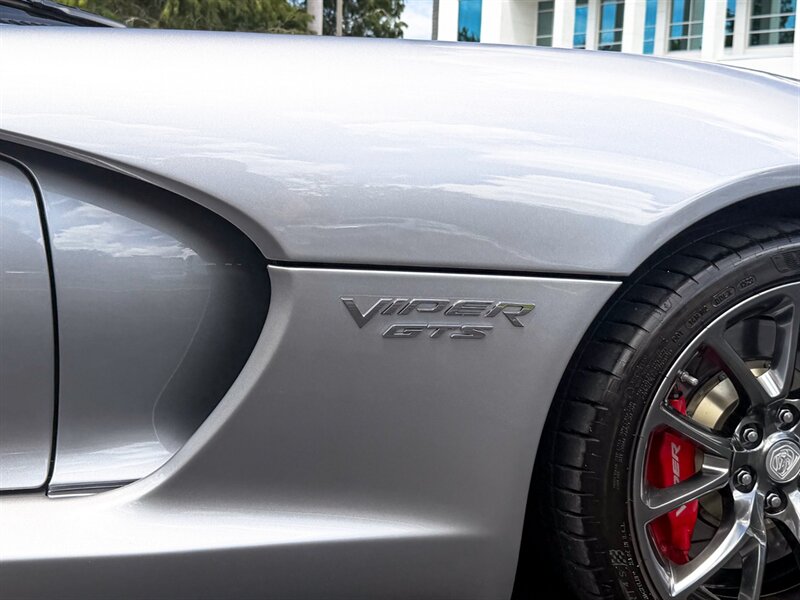 2017 Dodge Viper GTS   - Photo 62 - Bonita Springs, FL 34134
