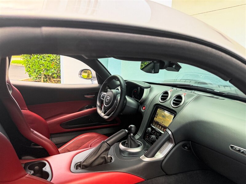 2017 Dodge Viper GTS   - Photo 24 - Bonita Springs, FL 34134