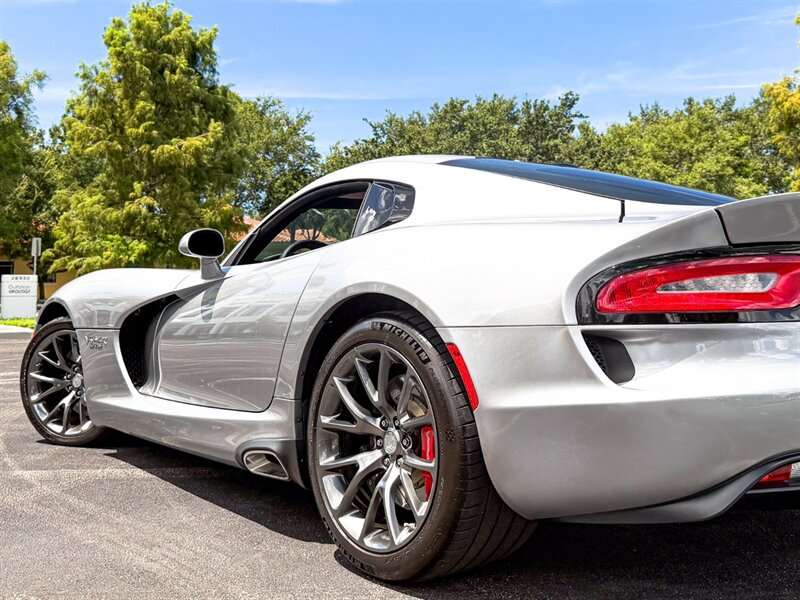 2017 Dodge Viper GTS   - Photo 45 - Bonita Springs, FL 34134