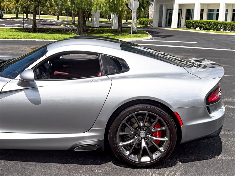 2017 Dodge Viper GTS   - Photo 41 - Bonita Springs, FL 34134
