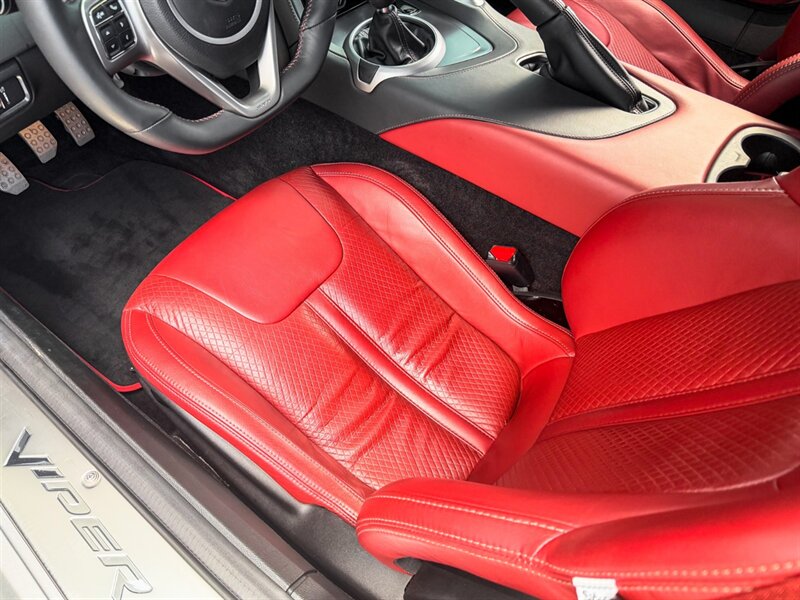2017 Dodge Viper GTS   - Photo 21 - Bonita Springs, FL 34134