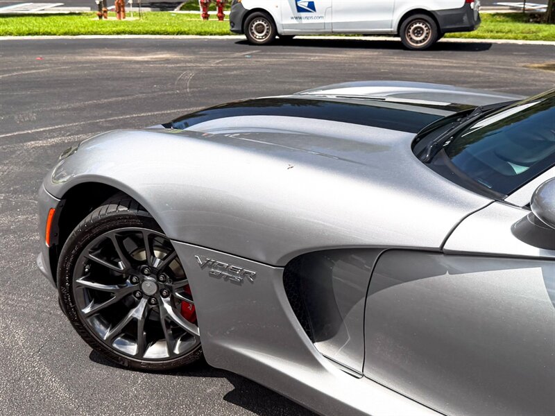 2017 Dodge Viper GTS   - Photo 46 - Bonita Springs, FL 34134