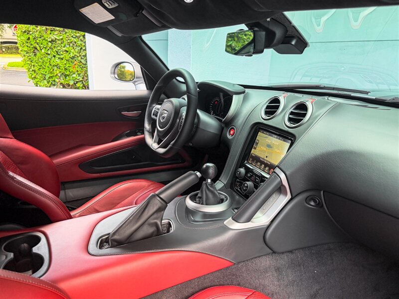 2017 Dodge Viper GTS   - Photo 31 - Bonita Springs, FL 34134