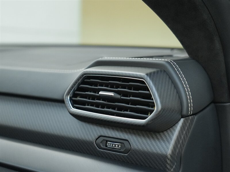 2022 Lamborghini Urus - Photo 40 - Bonita Springs, FL 34134