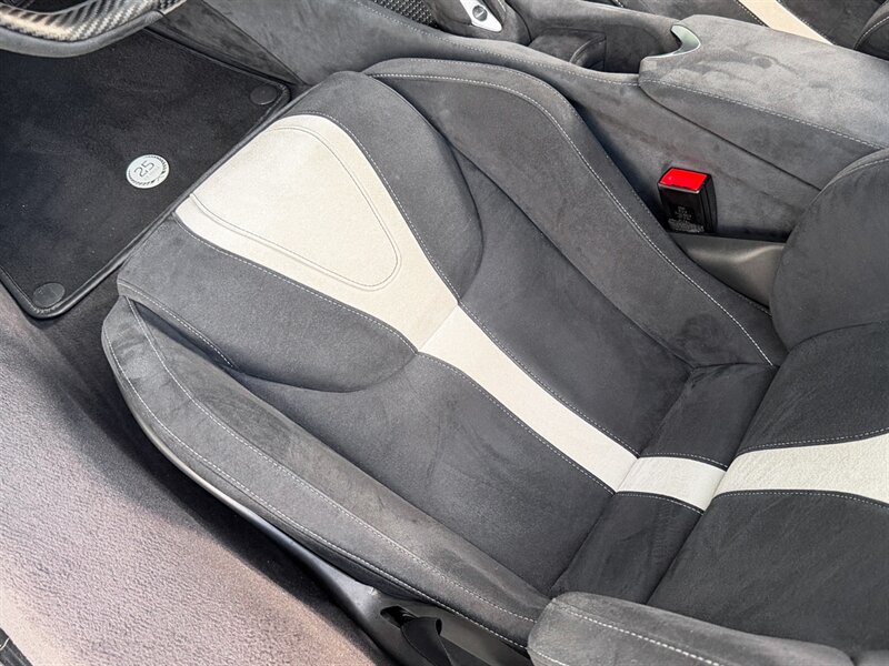 2021 McLaren 720S Performance - Photo 27 - Bonita Springs, FL 34134