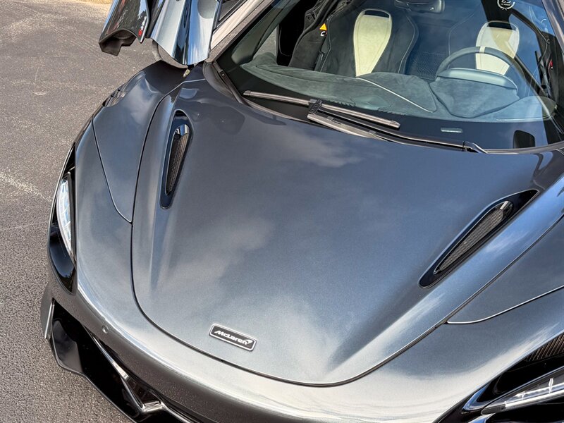 2021 McLaren 720S Performance - Photo 4 - Bonita Springs, FL 34134