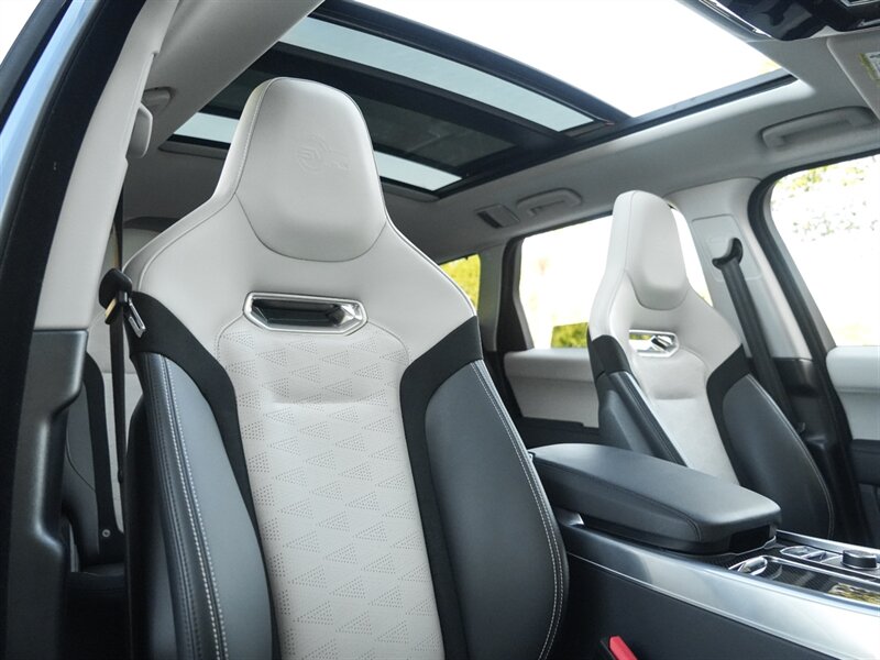 2022 Land Rover Range Rover Sport SVR Ultimate Edition - Photo 36 - Bonita Springs, FL 34134