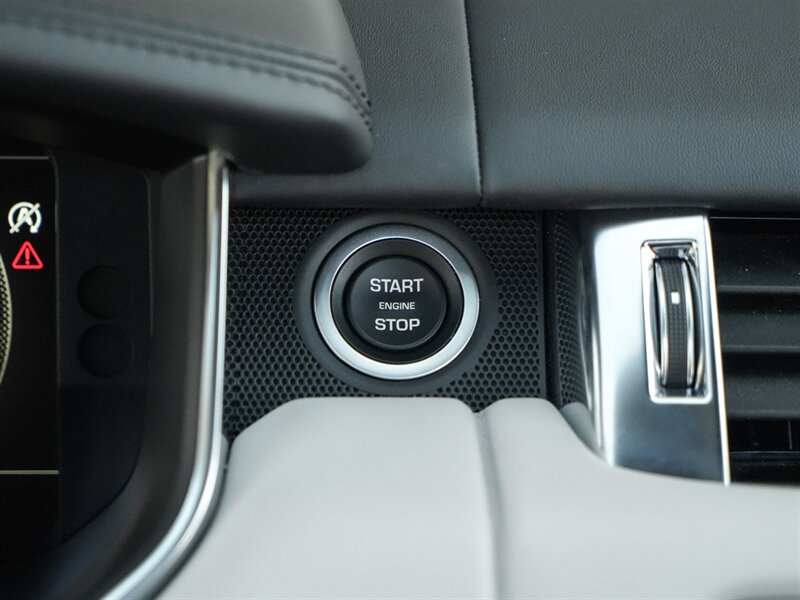 2022 Land Rover Range Rover Sport SVR Ultimate Edition - Photo 14 - Bonita Springs, FL 34134