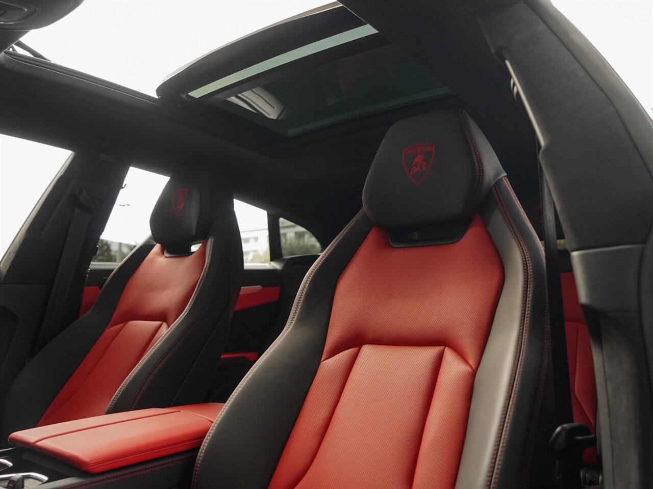 2019 Lamborghini Urus   - Photo 22 - Bonita Springs, FL 34134