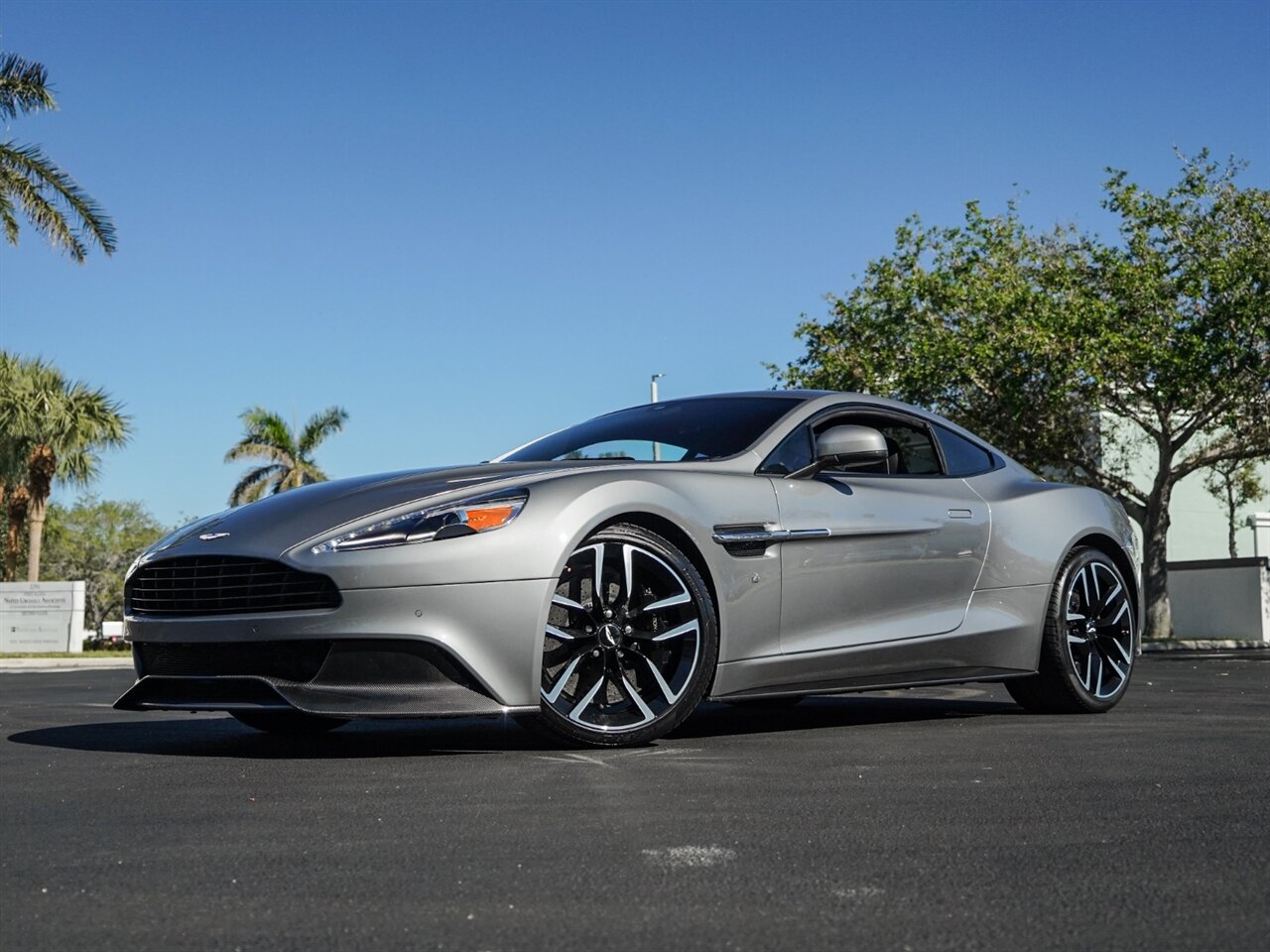 2017 Aston Martin Vanquish   - Photo 13 - Bonita Springs, FL 34134