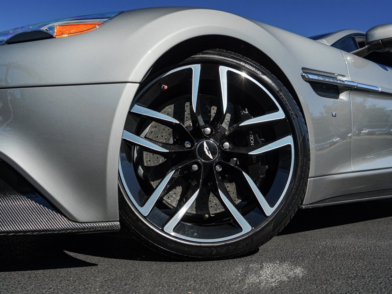 2017 Aston Martin Vanquish   - Photo 14 - Bonita Springs, FL 34134