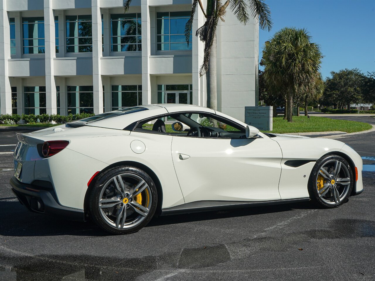 2019 Ferrari Portofino   - Photo 15 - Bonita Springs, FL 34134