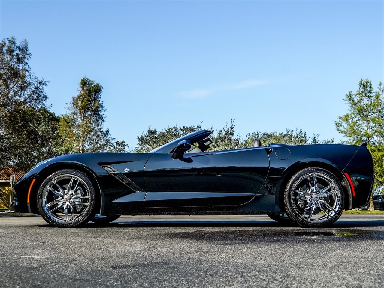 2019 Chevrolet Corvette Stingray   - Photo 32 - Bonita Springs, FL 34134