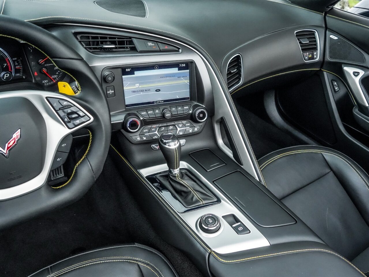 2019 Chevrolet Corvette Stingray   - Photo 15 - Bonita Springs, FL 34134