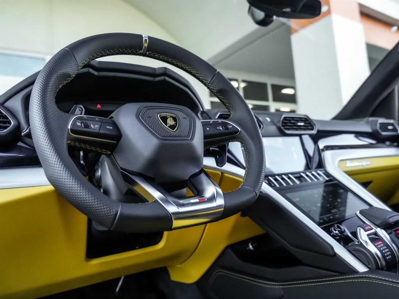 2021 Lamborghini Urus   - Photo 13 - Bonita Springs, FL 34134