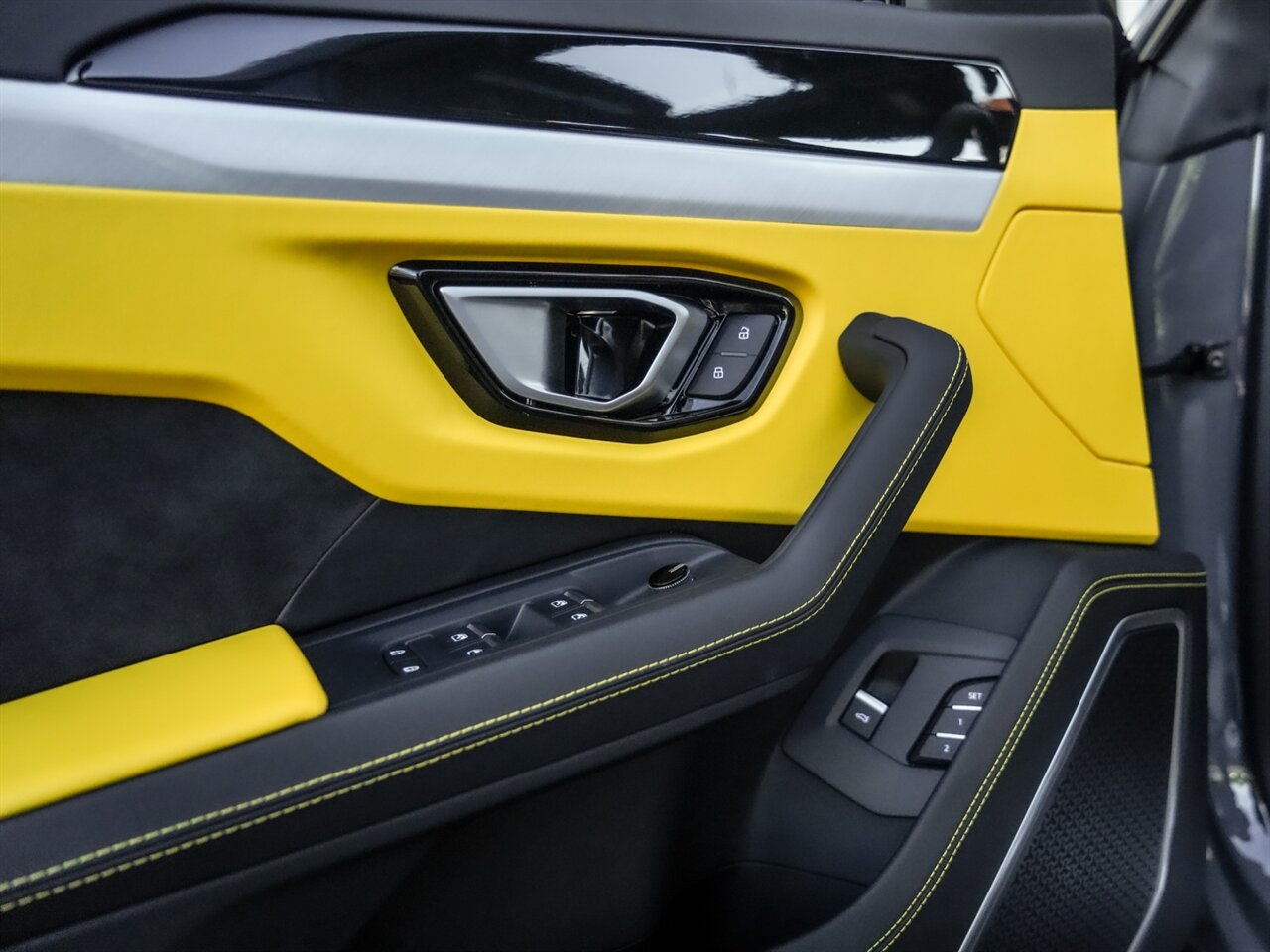 2021 Lamborghini Urus   - Photo 23 - Bonita Springs, FL 34134