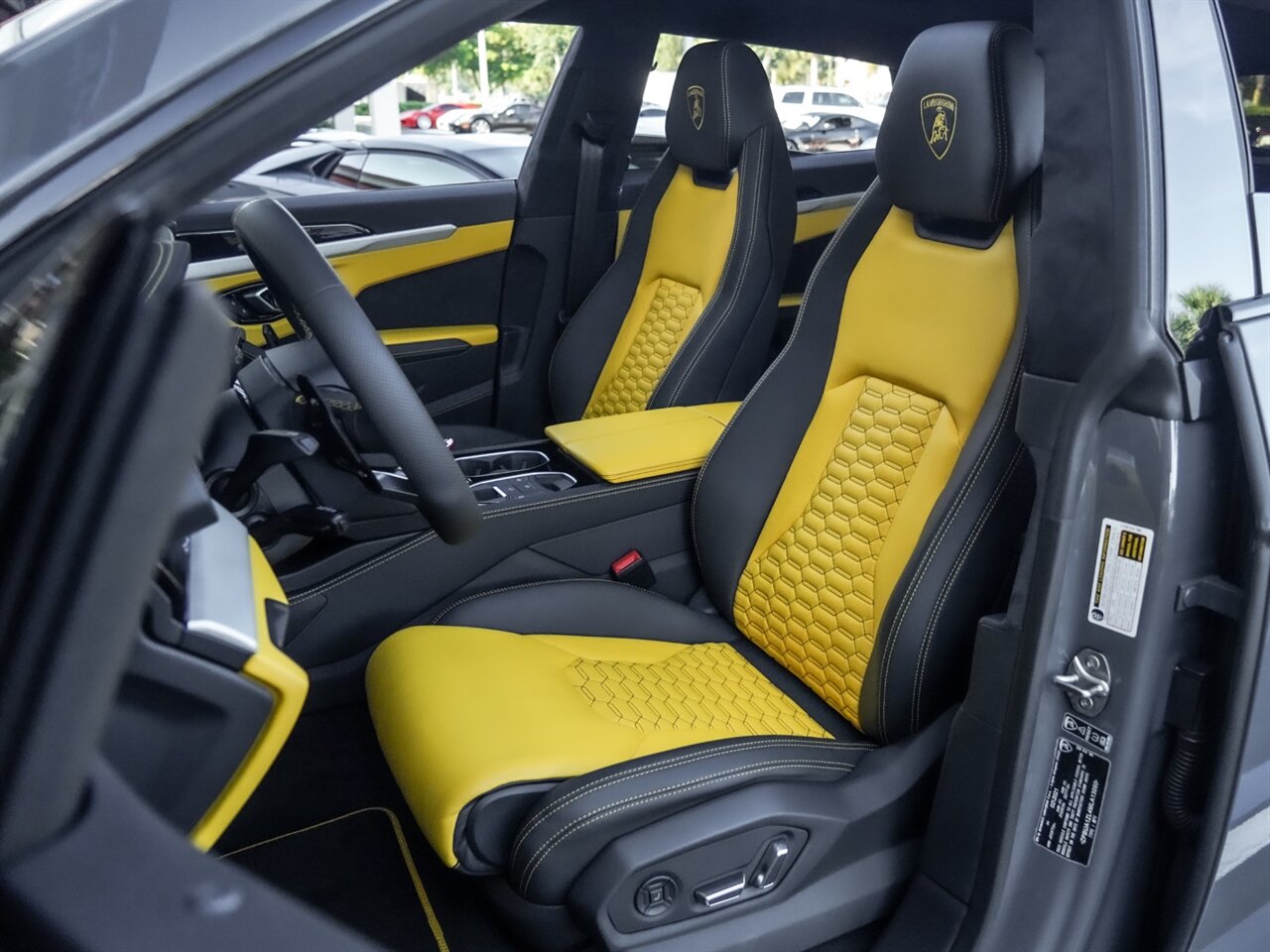 2021 Lamborghini Urus   - Photo 19 - Bonita Springs, FL 34134