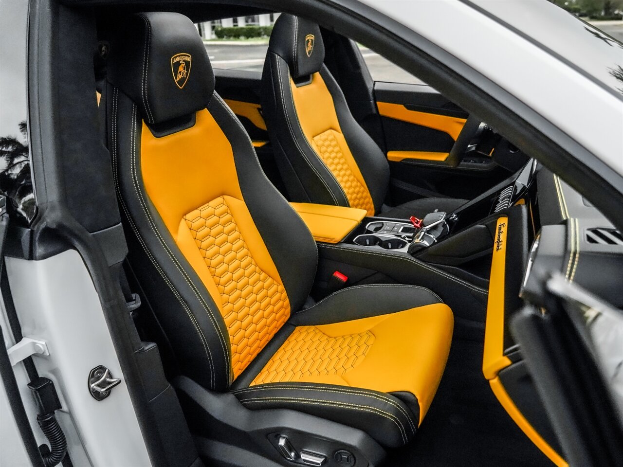 2022 Lamborghini Urus   - Photo 29 - Bonita Springs, FL 34134