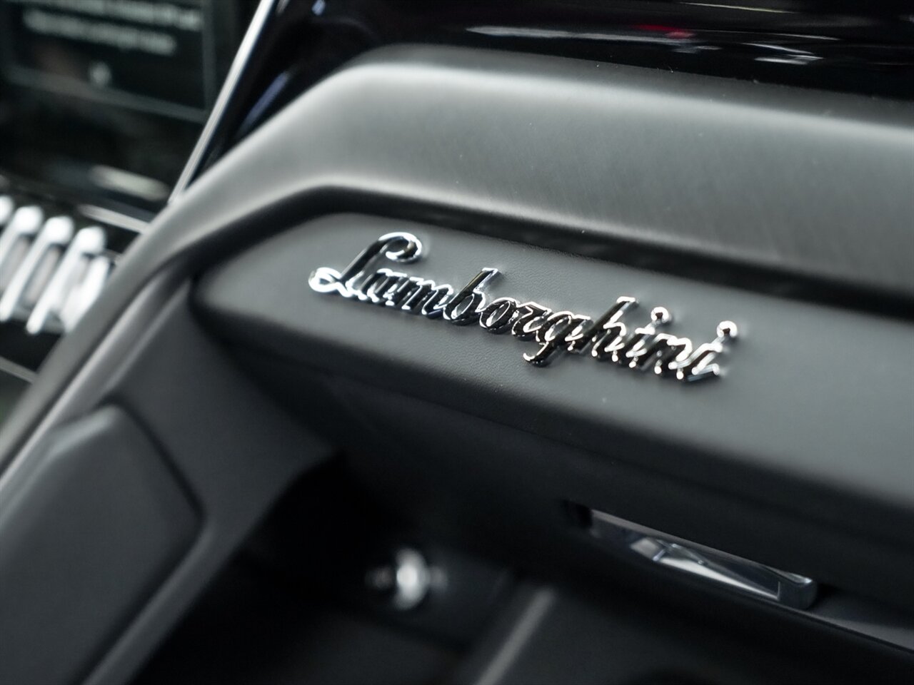 2021 Lamborghini Urus   - Photo 26 - Bonita Springs, FL 34134