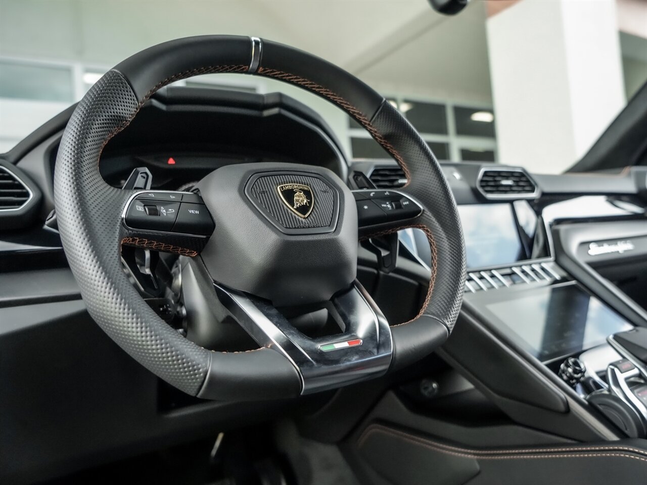 2021 Lamborghini Urus   - Photo 13 - Bonita Springs, FL 34134