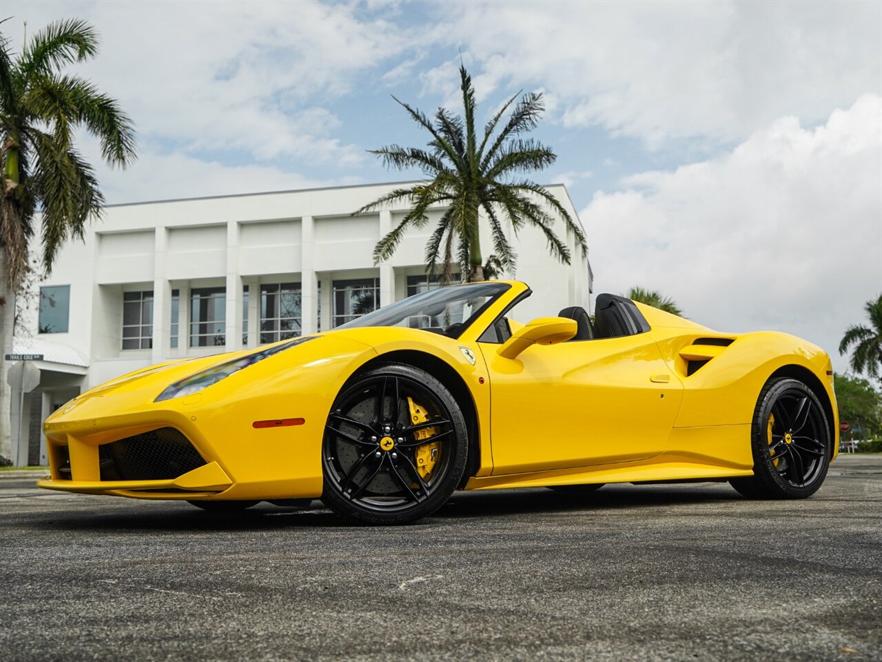 2018 Ferrari 488 Spider   - Photo 11 - Bonita Springs, FL 34134