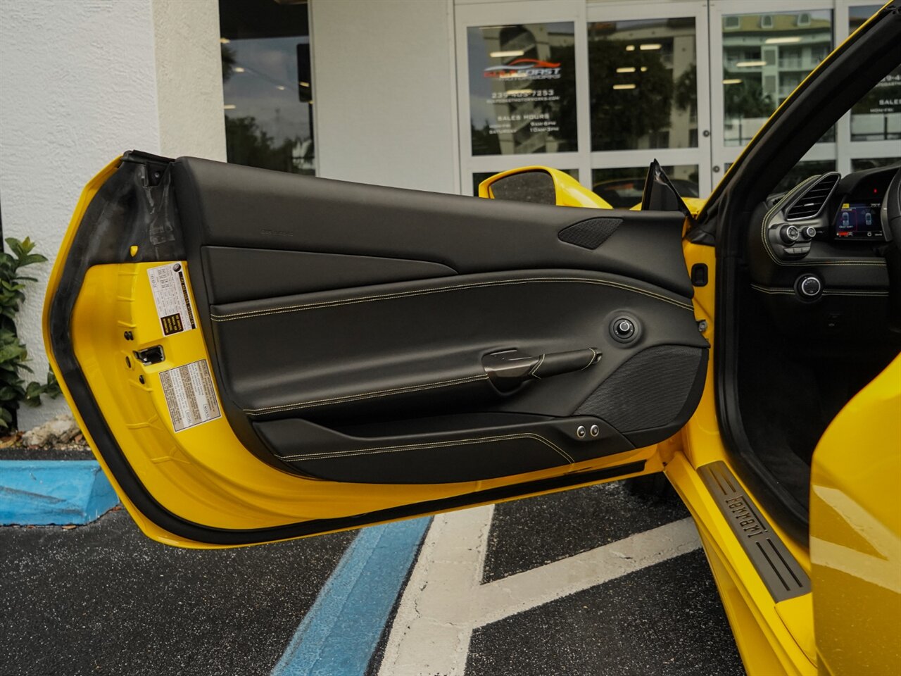 2018 Ferrari 488 Spider   - Photo 22 - Bonita Springs, FL 34134