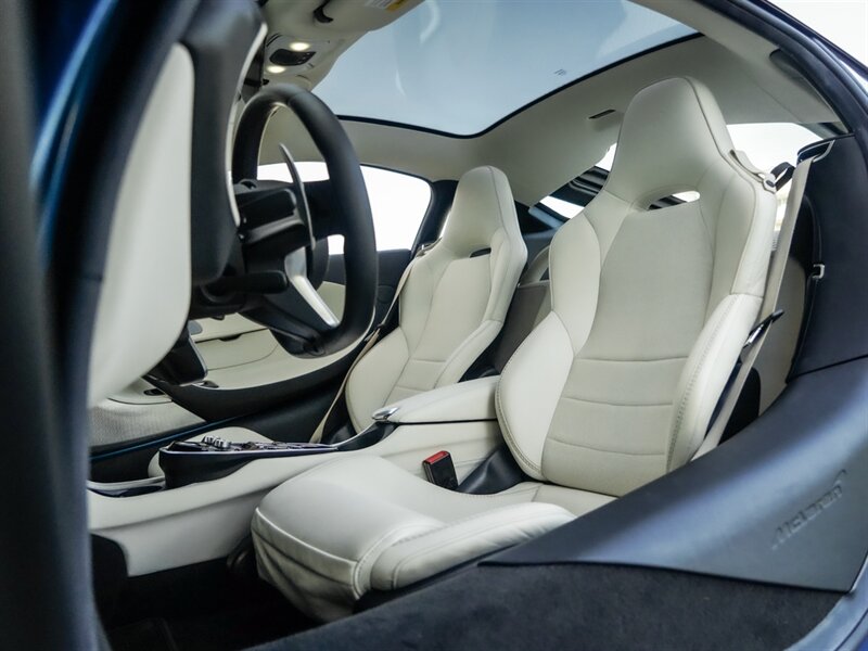 2020 McLaren GT - Photo 17 - Bonita Springs, FL 34134