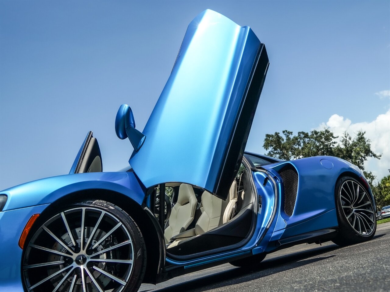 2020 McLaren GT   - Photo 10 - Bonita Springs, FL 34134