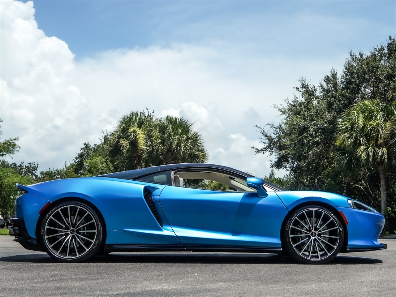 2020 McLaren GT   - Photo 39 - Bonita Springs, FL 34134