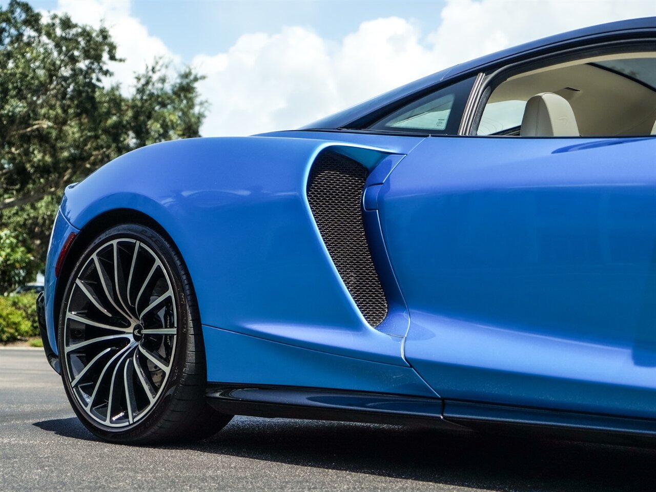 2020 McLaren GT   - Photo 43 - Bonita Springs, FL 34134