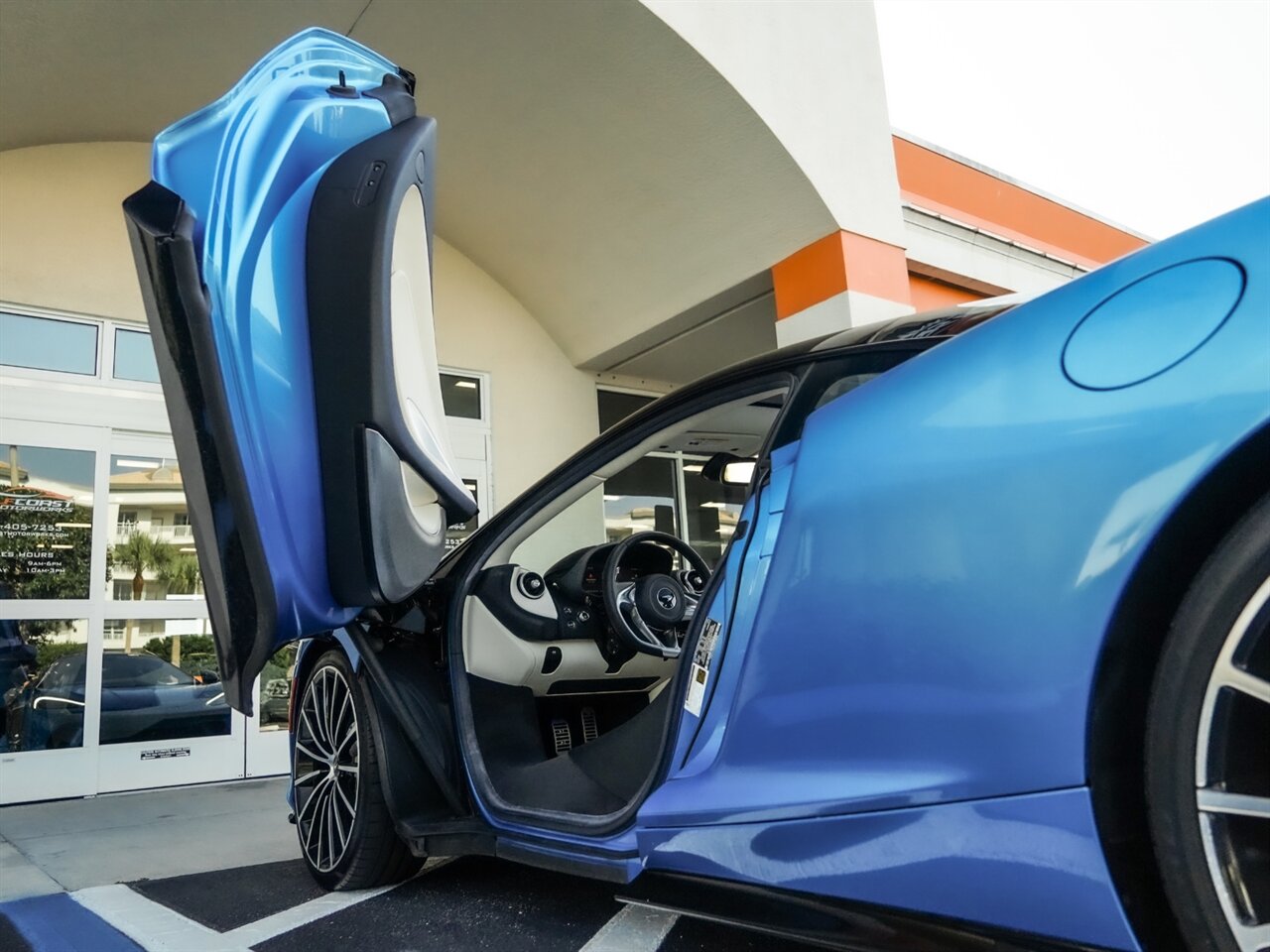 2020 McLaren GT   - Photo 20 - Bonita Springs, FL 34134