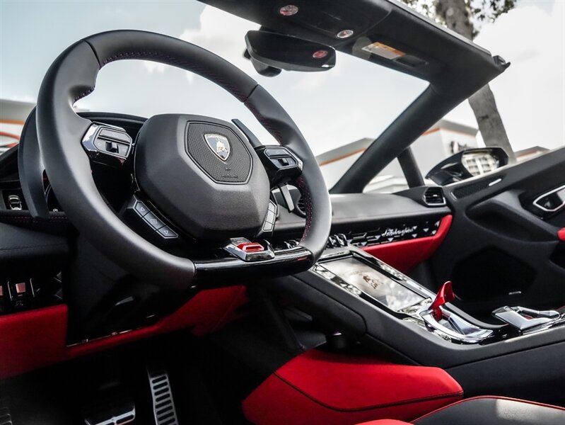 2022 Lamborghini Huracan EVO Spyder - Photo 13 - Bonita Springs, FL 34134