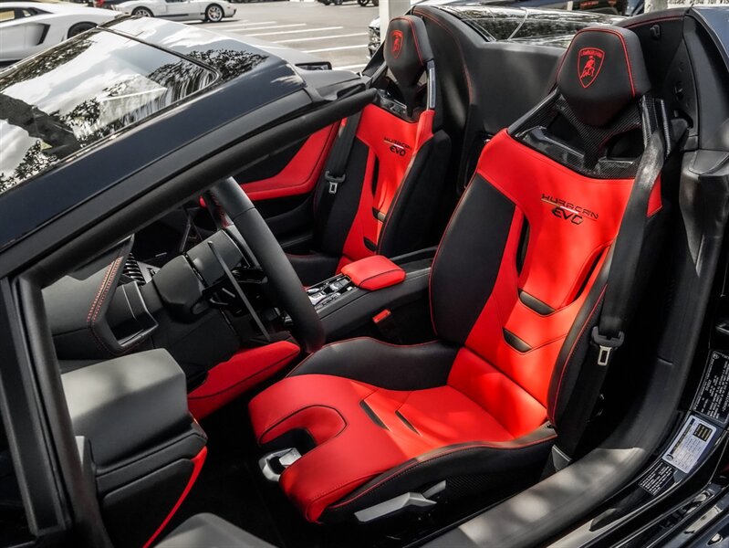 2022 Lamborghini Huracan EVO Spyder - Photo 17 - Bonita Springs, FL 34134