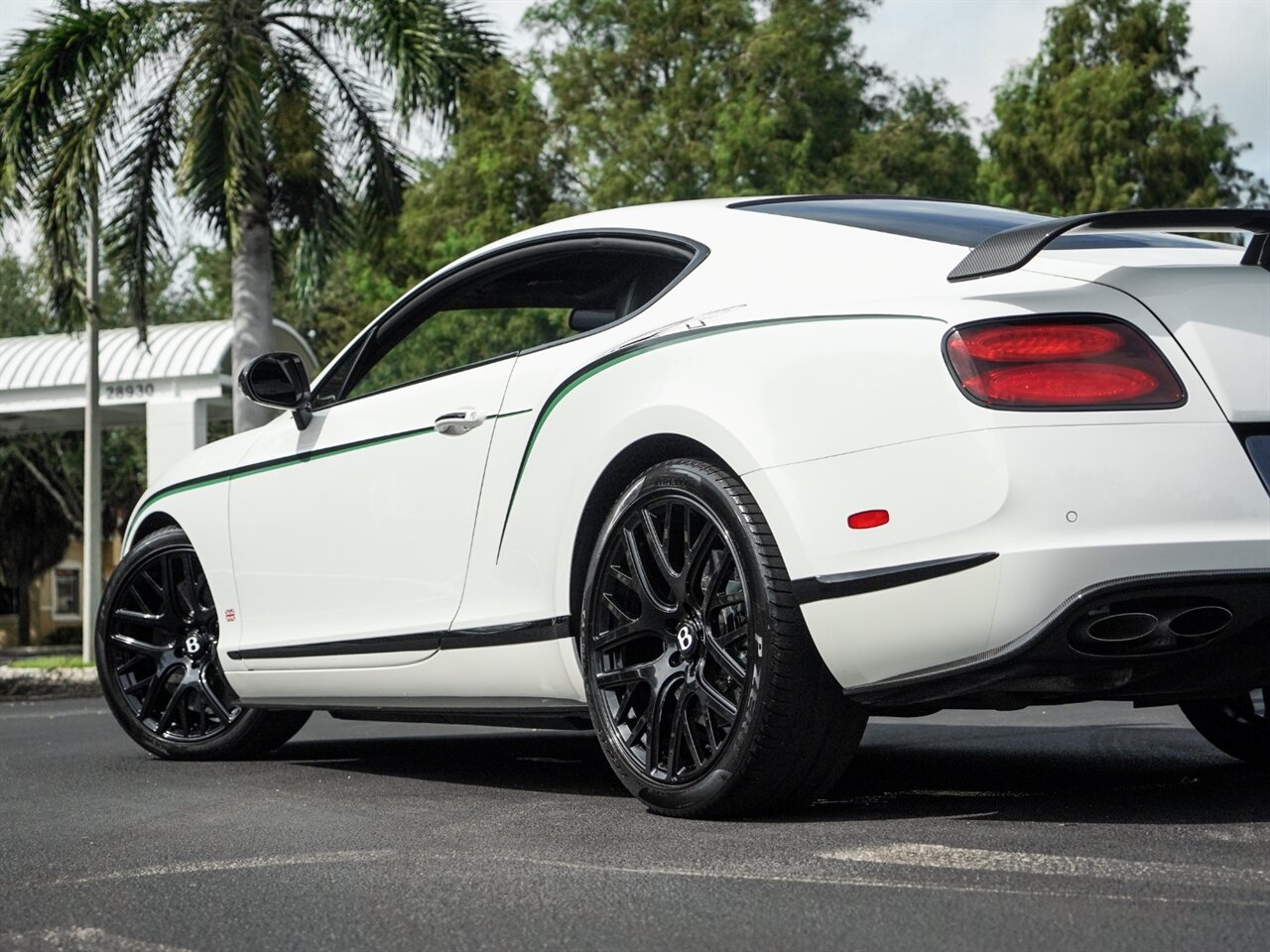 2015 Bentley Continental GT3-R   - Photo 63 - Bonita Springs, FL 34134