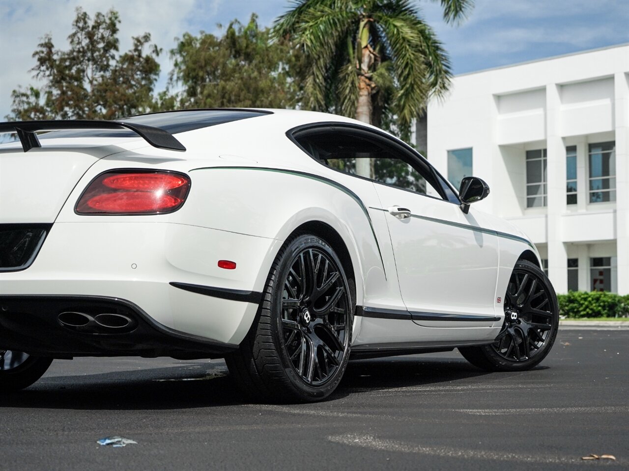 2015 Bentley Continental GT3-R   - Photo 75 - Bonita Springs, FL 34134