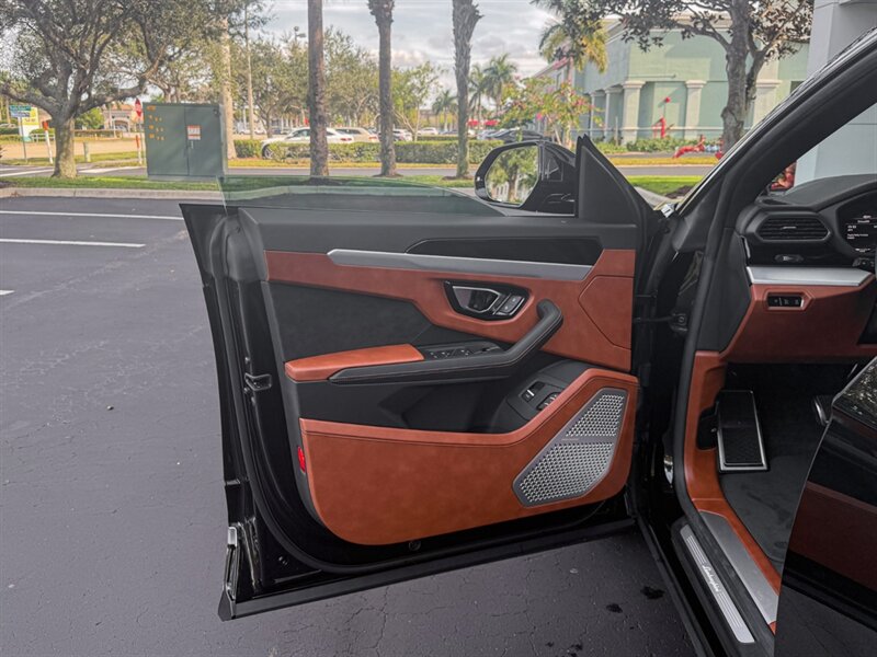 2022 Lamborghini Urus - Photo 25 - Bonita Springs, FL 34134