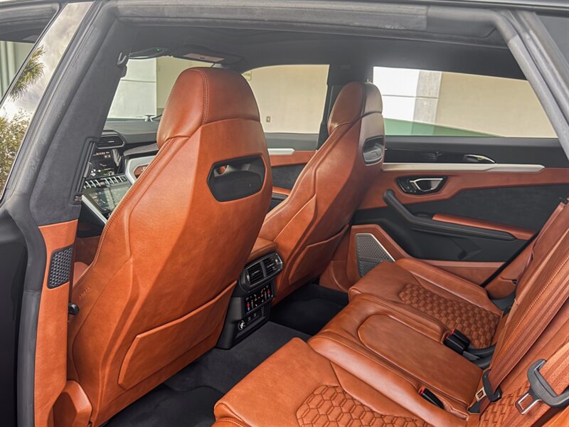 2022 Lamborghini Urus - Photo 31 - Bonita Springs, FL 34134