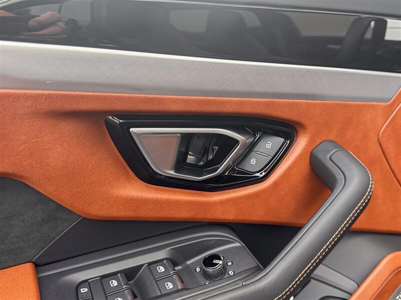 2022 Lamborghini Urus - Photo 26 - Bonita Springs, FL 34134