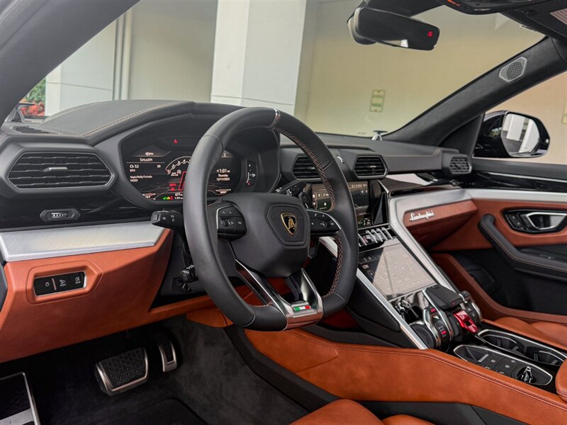2022 Lamborghini Urus - Photo 12 - Bonita Springs, FL 34134