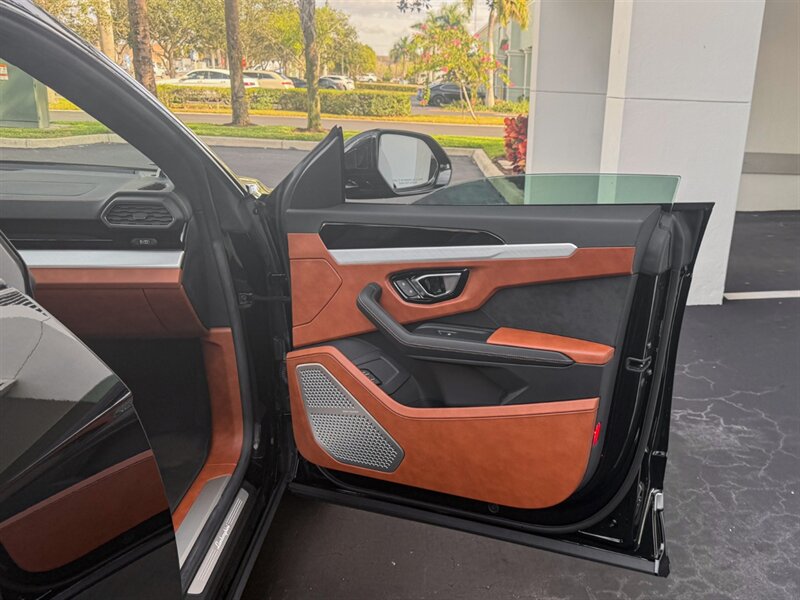 2022 Lamborghini Urus - Photo 47 - Bonita Springs, FL 34134