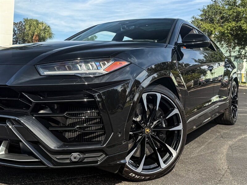 2022 Lamborghini Urus - Photo 11 - Bonita Springs, FL 34134