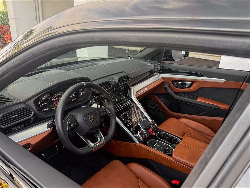 2022 Lamborghini Urus - Photo 2 - Bonita Springs, FL 34134